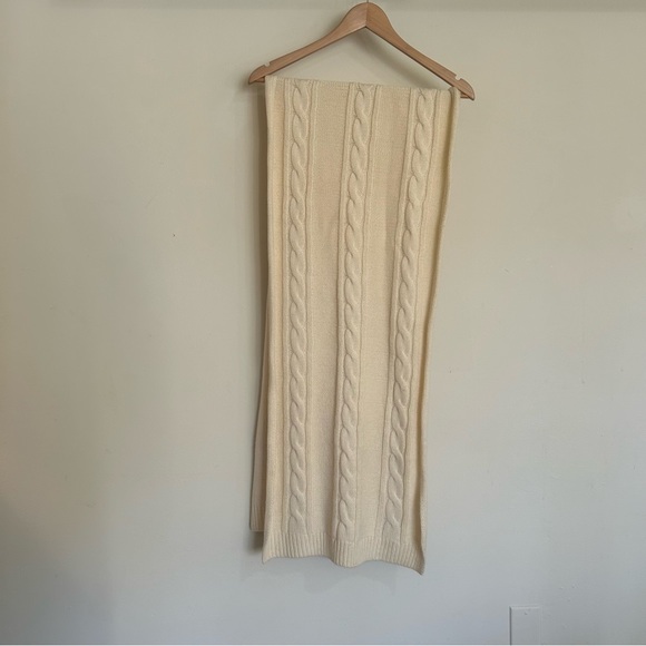 J CREW Cable Knit Scarf - Picture 4 of 4